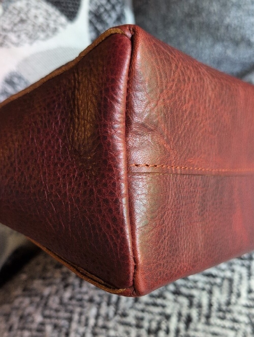 Portland Leather Cinnamon Bear Triangle Shoulder Bag NWOT - Picture 13 of 14